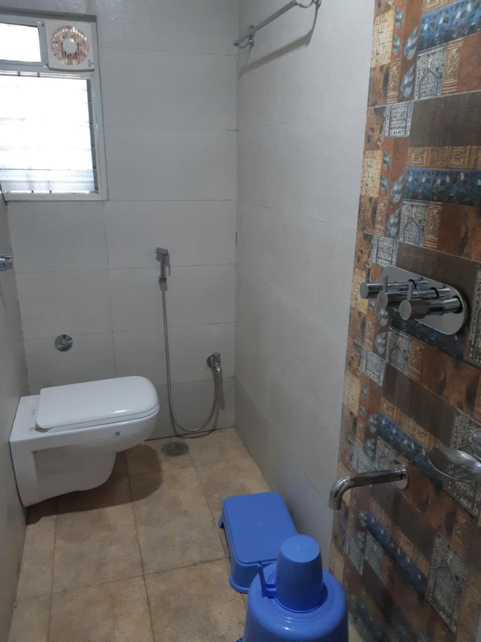 Hotel Pushpak Сатара Екстериор снимка